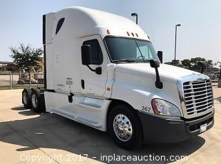 2014 Freightliner Cascadia GREAT CONDITION! REPO'D AFTER 9 MONTHS. STARTS RUNS! MUST SEE! 